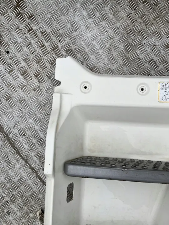 Marchepied cabine gauche MAN TGA/TGX OEM 81615100711 image 7