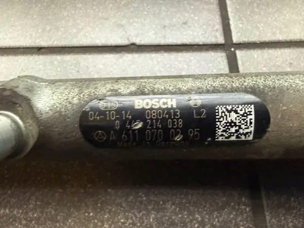 Mercedes-Benz E-Class ruiskutusraide OEM A6110700395 image 3