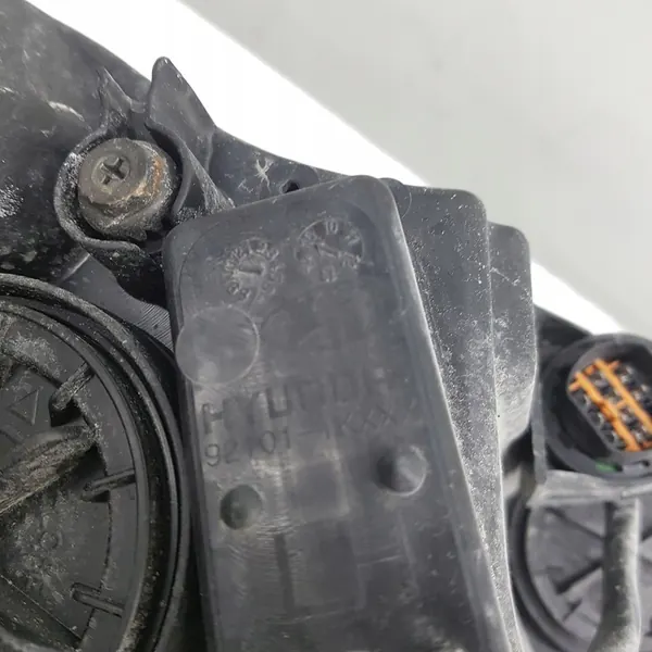 Hyundai ix20 10-19 Faro Frontal Izquierdo OEM image 8