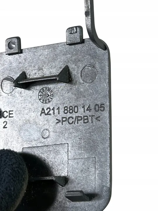 Cache de crochet de remorquage Mercedes W211 E-Class A2118801405 image 4