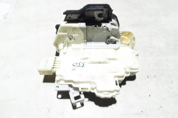 Rechte Vordertürschloss AUDI A6 4F2837016B image 2