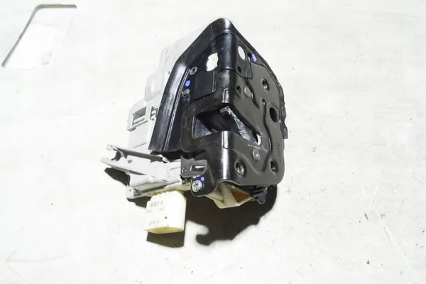 Rechte Vordertürschloss AUDI A6 4F2837016B image 3