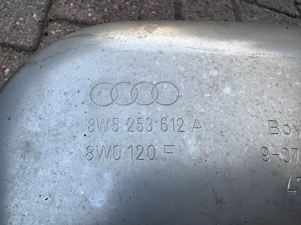 Audi A4 B9 Lift Rechter Uitlaatdemper OEM 8W5253612A image 3