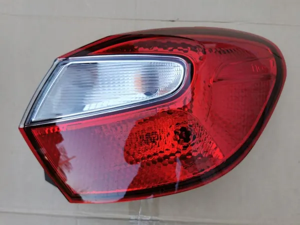 Lámpara trasera derecha Hyundai I10 III OEM 92402K7000 image 2