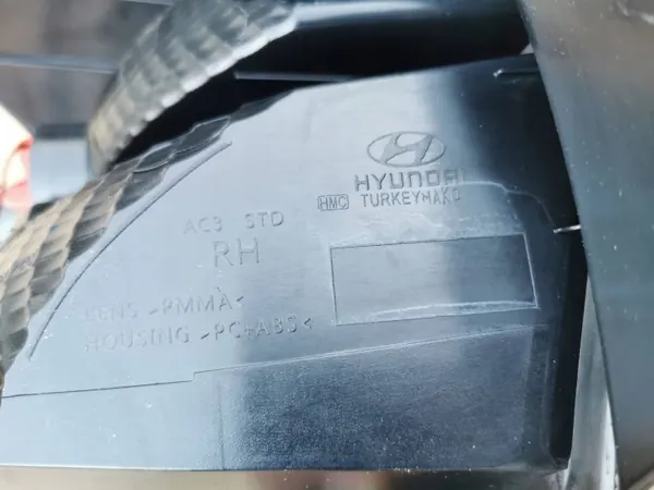 Lámpara trasera derecha Hyundai I10 III OEM 92402K7000 image 8