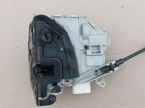 SEAT LEON II 08-13 Türschloss Links Hinten OEM 1P0839015D image 4