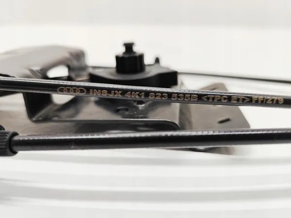 Huvlås AUDI A6 C8 4K Vänster Höger Set 4K0823509A 4K1823535B image 5