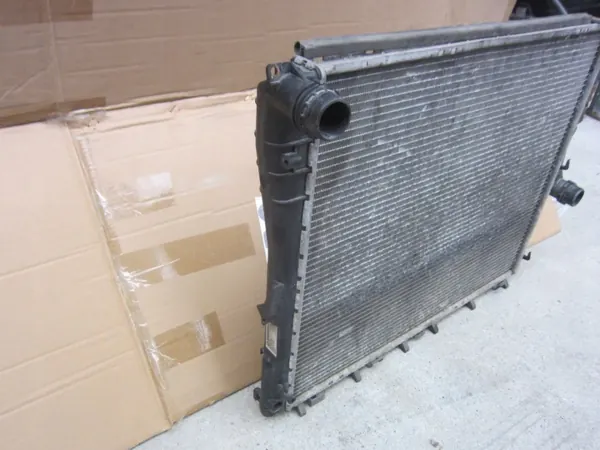 BMW X3 E83 2.0D M47 CHŁODNICA WODY PŁYNU 3403470 3400013 1668920 image 3