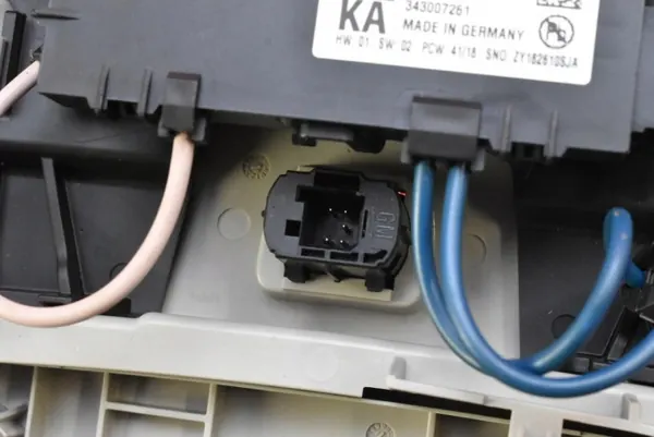 OEM 13437064 Luz Interior Delantera para Opel Insignia B image 9
