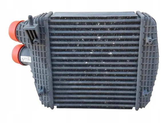Intercooler Maserati OEM 670035635 - Lado Derecho image 2