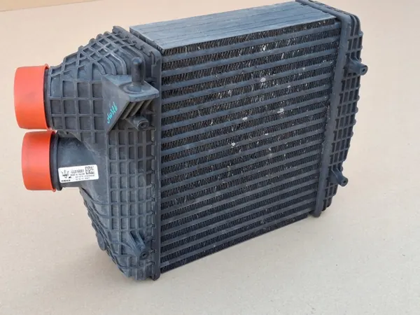 Intercooler Maserati OEM 670035635 - Lado Derecho image 3