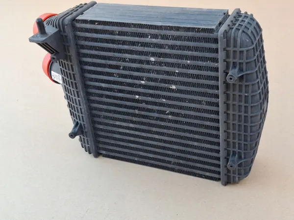 Intercooler Maserati OEM 670035635 - Lado Derecho image 4