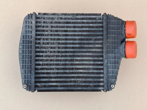 Intercooler Maserati OEM 670035635 - Lado Derecho image 5