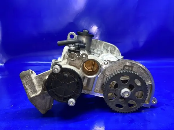 Venttiilikansi OEM 04E103475AM VW Golf VII 1.2 TSI image 5