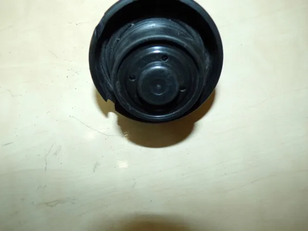 Bouchon Réservoir VW T4 OEM 1HO201553A - Occasion image 3