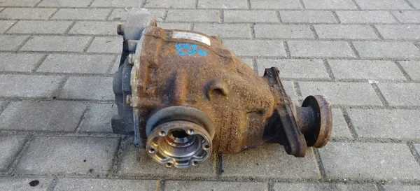 BMW E60 E61 Taka-akselin Differenssilaakeri OEM 7560587 2.64 image 2