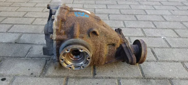 BMW E60 E61 Taka-akselin Differenssilaakeri OEM 7560587 2.64 image 4