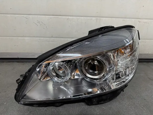 Mercedes C-Klasse W204 Bi Xenon Links Rechts Lamp OEM A2048200159 image 3