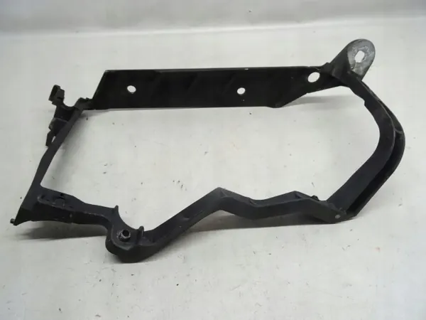 Audi A8 S8 D2 oikea vahvike OEM 4D0805856K image 4