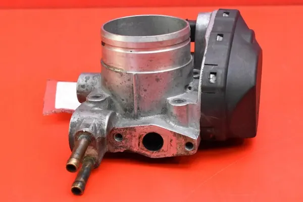 Corpo de borboleta Audi A4 B6 1.6 8V 2000-2005 06B133062D image 4