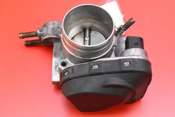 Corpo de borboleta Audi A4 B6 1.6 8V 2000-2005 06B133062D image 5