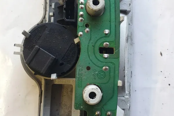 Innenbeleuchtung VW GOLF IV 1J0947105 image 3