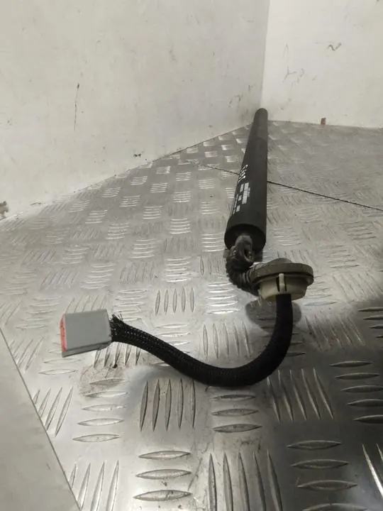 Dodge Durango 2014 Takaluukun Iskunvaimennin 68333902AC image 5