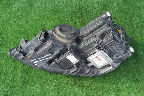 Farol dianteiro esquerdo Xenon LED VW Jetta 15-18 image 5