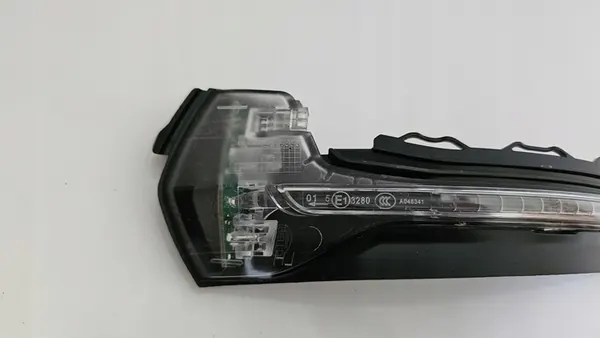 AUDI A3 Indicador de Espelho Esquerdo 8V0949101 image 2