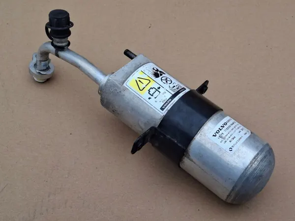 Volvo FH4 Klimaanlagen-Trockner OEM 82693739 - Gebraucht image 4