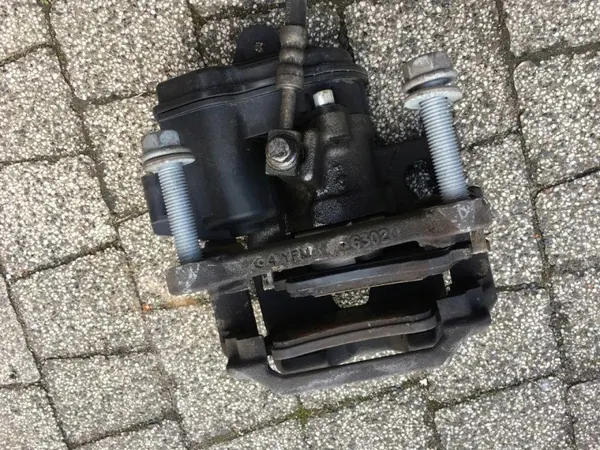 Jarrujousin Audi Q5 80A Taka Oikea/Vasen OEM 80A615405 80A615406 image 5