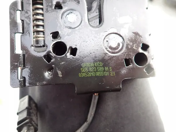 SKODA KODIAQ MOTORHUDFÄSTE 565823509 image 4