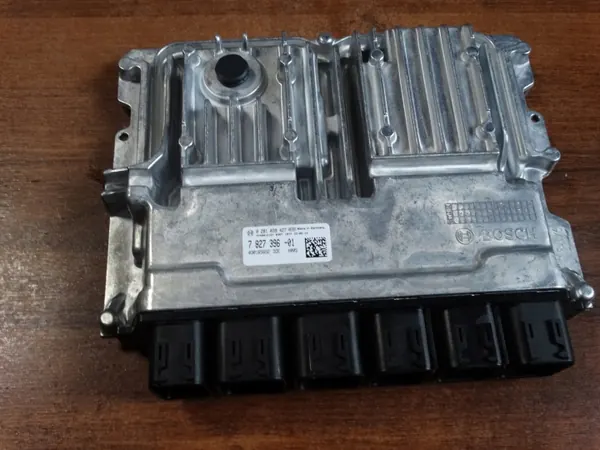 ECU Motor BMW OEM 7827396 para Modelos 4.0dX image 2