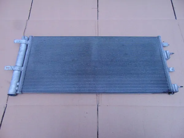 Ford OE HG9H-19710-CA Ilmastointijäähdytin image 2