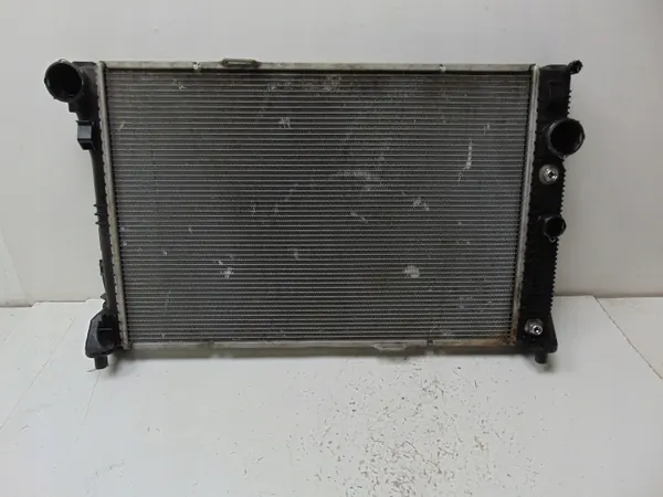 Radiateur d'eau OEM A2045003603 pour Mercedes X204 2.1 image 2