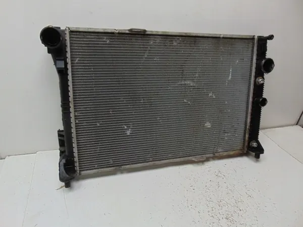 Radiateur d'eau OEM A2045003603 pour Mercedes X204 2.1 image 3