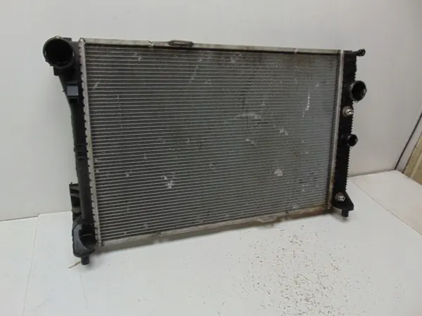 Radiateur d'eau OEM A2045003603 pour Mercedes X204 2.1 image 4