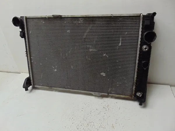 Radiateur d'eau OEM A2045003603 pour Mercedes X204 2.1 image 6