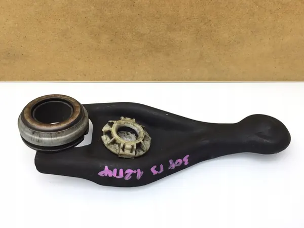 PEUGEOT 308 II T9 1.2 THP Roulement de débrayage image 1