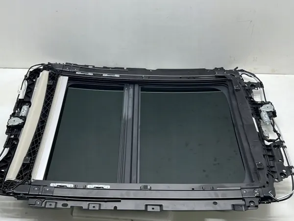 Volvo S90 II Panoramakatto OEM 39842360 image 10