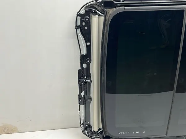 Volvo S90 II Panoramakatto OEM 39842360 image 8