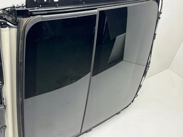 Volvo S90 II Panoramakatto OEM 39842360 image 9