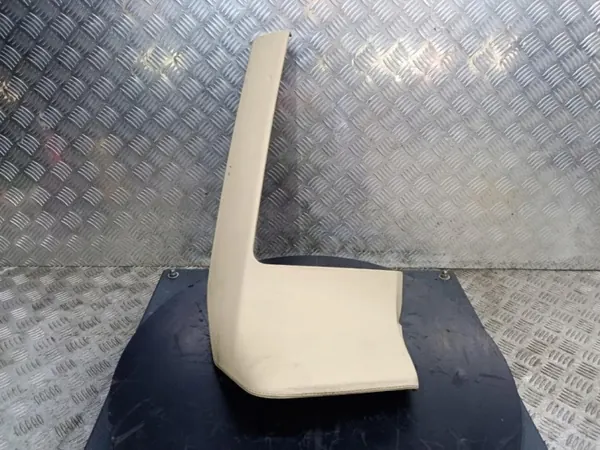 Tesla Model S Pilaripäällyste OEM Wrakowisko-13562- Etu Oikea image 2