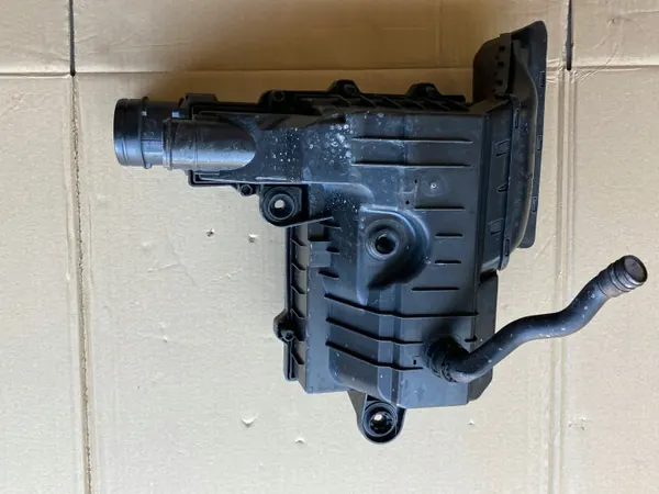 Luftfilterhus OEM 2GM129601A för VW 1.6 TDI image 4