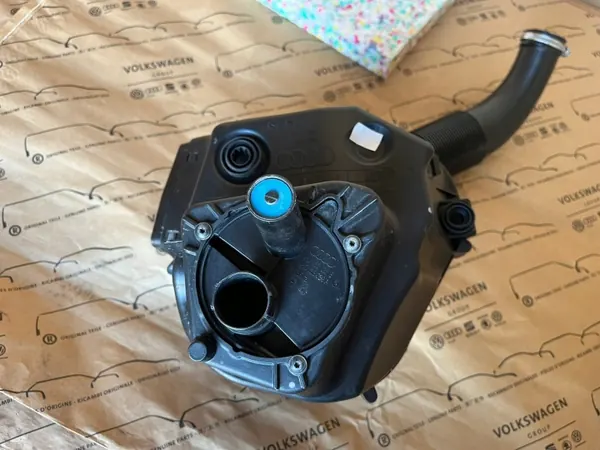 Audi A8 D4 Luftfiltergehäuse OEM 4H0133039A image 3