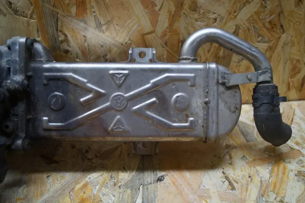 EGR Venttiilin Jäähdytin Volkswagen 11725504 image 3