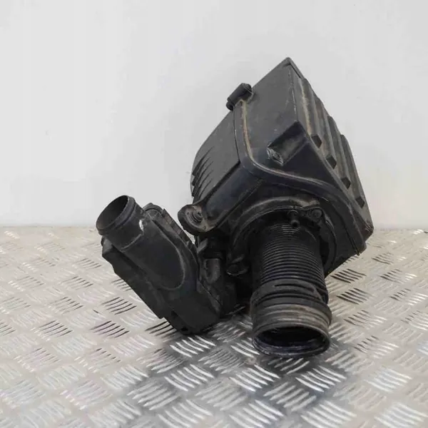 Ilmansuodattimen kotelo VW PASSAT Variant B6 2.0L image 3