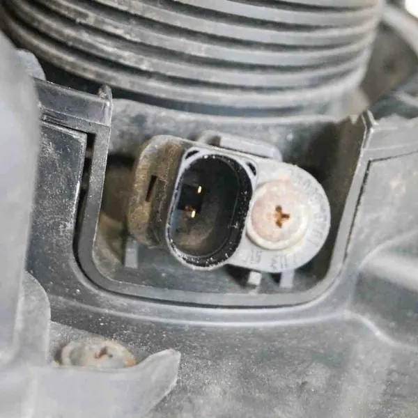 Ilmansuodattimen kotelo VW PASSAT Variant B6 2.0L image 6