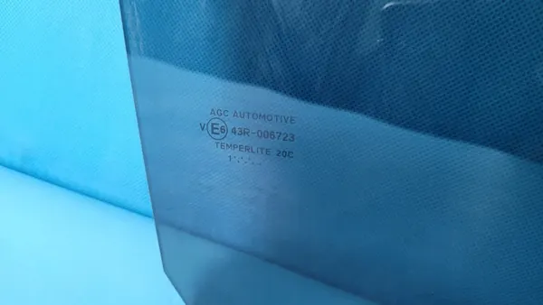 Suzuki SWACE Seitenscheibe OEM - Rechte Hintertür image 3