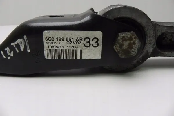 Motorutrymmet delar VW POLO 6Q0199851AR image 3